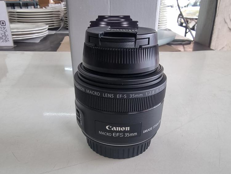 เลนส์ Canon EF-S 35mm f/2.8 Macro IS STM สภาพดี เลนส์ใส ไม่มีรา