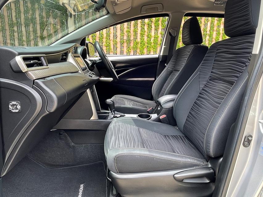 ขาย Toyoya Innova Crysta 2.8G ปี20 11