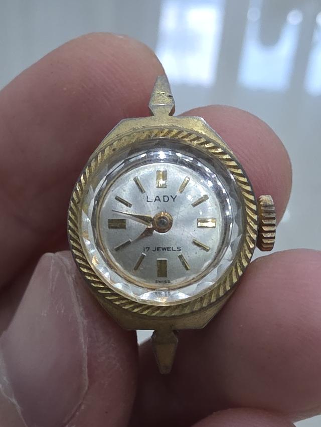 A.นาฬิกา Lady 14k G.P. เรือนเล็ก หายาก น่าสะสม  ของสะสม สวย หายาก ขายตามสภาพ พร้อมส่ง รูปที่ 7