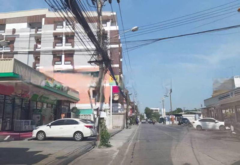 ที่ดินเปล่าถมแล้ว ติดถนนคอนกรีต ตำบลราชาเทวะ  บางพลี   สมุทรปราการ 2
