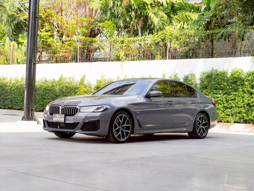 BMW 530e M Sport ปี 2022 *BSI 5 ปีหรือ 100,000 โล ถึง 18/3/2027*อะไหล่รับประกัน 5 ปี ไม่จำกัดระยะทาง
