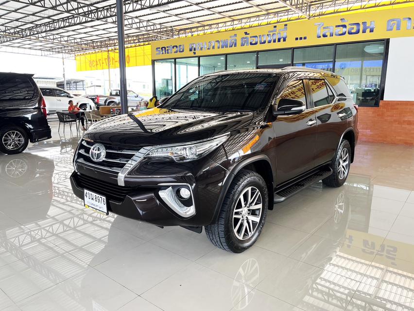 Toyota Fortuner 2.4 V (ปี 2016) SUV AT - 2WD