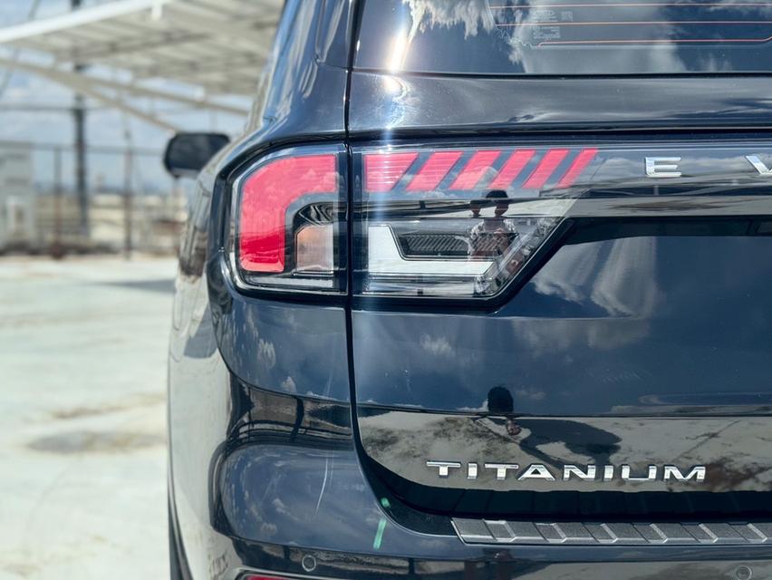 Ford Everest 2.0 Bi-Turbo Titanium + 10AT 4x4 ปี 2023