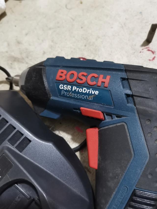 ไขควงไฟฟ้าพกพา bosch