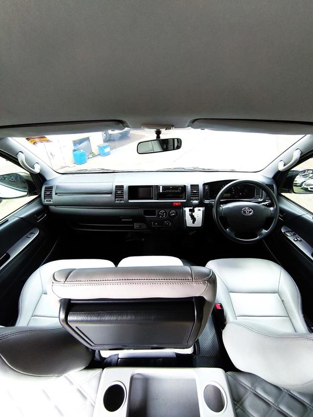 TOYOTA COMMUTER 3.0 2019 15