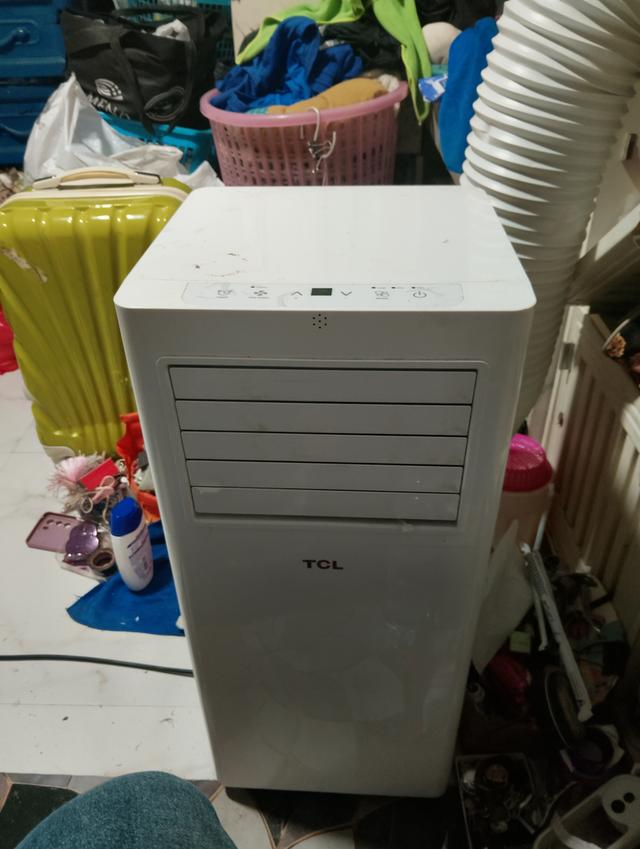 แอร์เคลื่อนที่ 12000 BTU ยี่ห้อTCL ครับ
