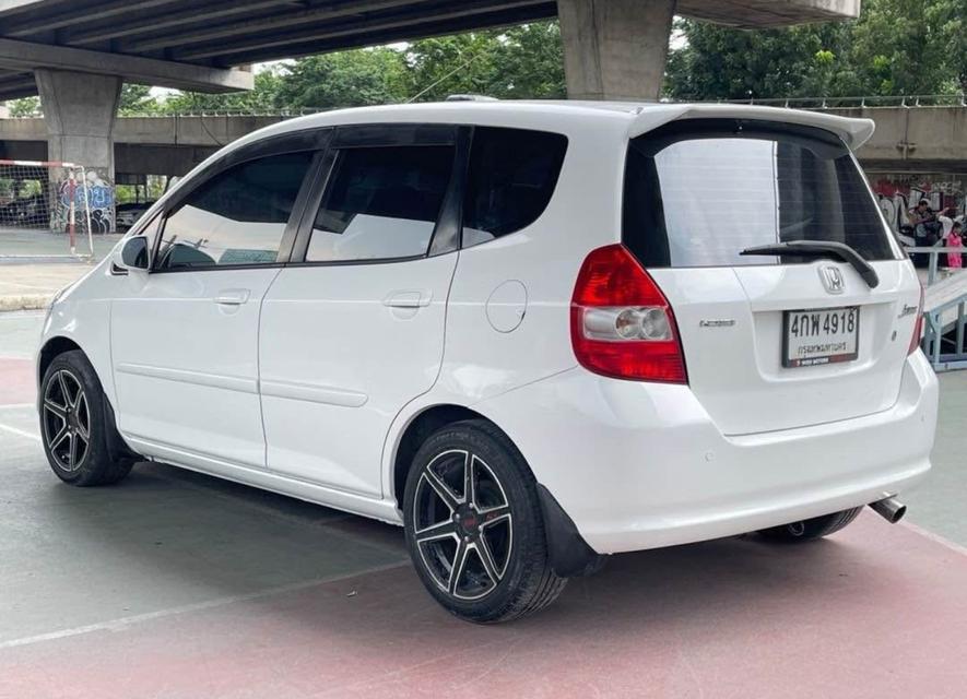 ส่งต่อรถยนต์ Honda Jazz ปี 2005 3