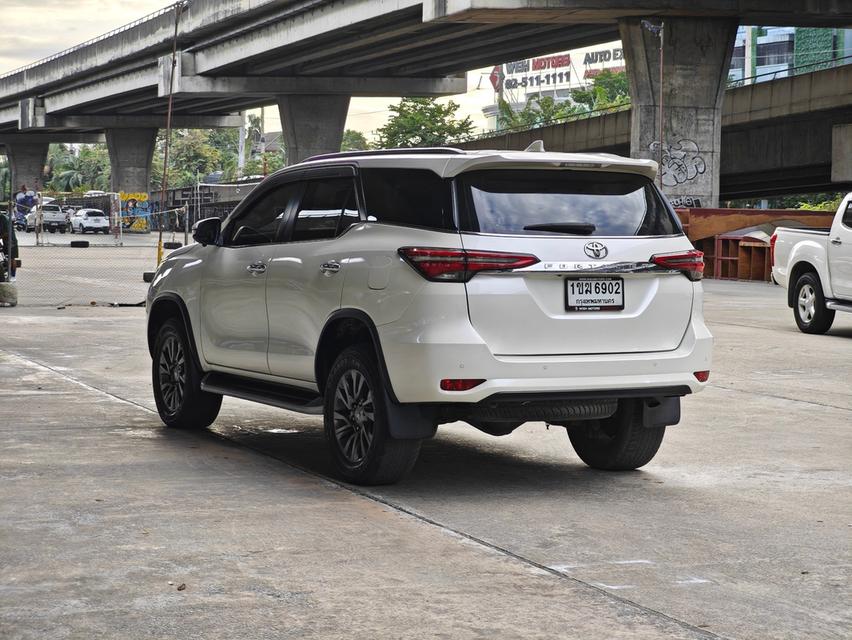 Toyota Fortuner 2.4V 2wd ปี 2020 4