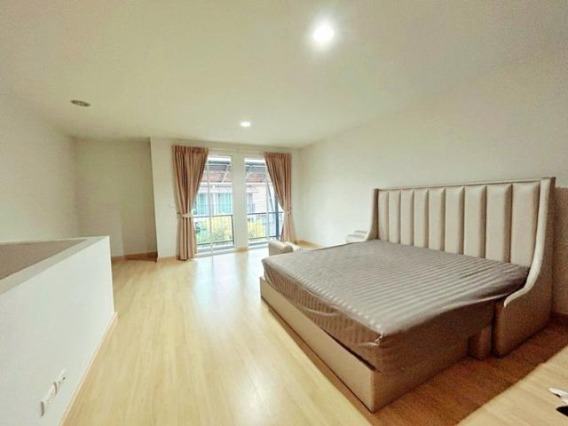 เฟอร์ครบ อารียา BTS ม.เกษตร 2.5 กม. ลาดปลาเค้า ให้เช่าทาว์นโฮมหรู 3ชั้น 18ตร.ว. 3นอน 4ห้องน้ำ เครื่องใช้ไฟฟ้าพร้อมอยู่ 2