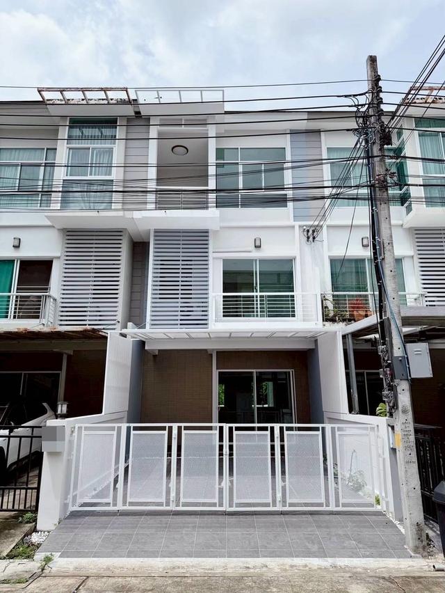 ขายทาวน์โฮม 3 ชั้น เดอะเมโทร พระราม 9 บ้านสวยพร้อมอยู่ ใกล้มหาวิทยาลัยเอแบค (N.1809)