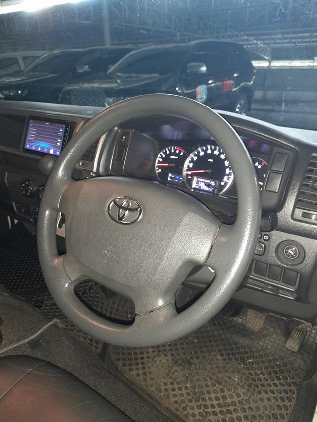 Toyota Ventury2.7G 2018 3