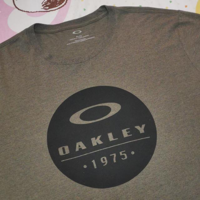 เสื้อยืดแขนสั้น Oakley