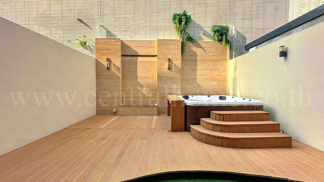 ทาวน์โฮม เธอ ลาดพร้าว 93 ระดับ Luxury 3.5 ชั้น Fully Furnishe มีลิฟต์ในตัว พร้อมอยู่ 3