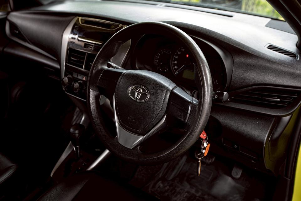 ขาย Toyoya Yaris 1.2Ehtry ปี18 13