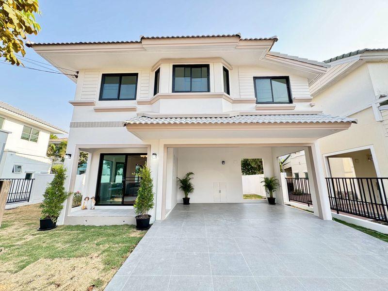 หมู่บ้านพฤกษ์ลดา คลองถนน วงแหวน–รัตนาธิเบศร์ บ้านเดี่ยว 2 ชั้น  ถนนเมน ตกแต่งใหม่พร้อมอยู่ โครงการ (Land & Houses) 1