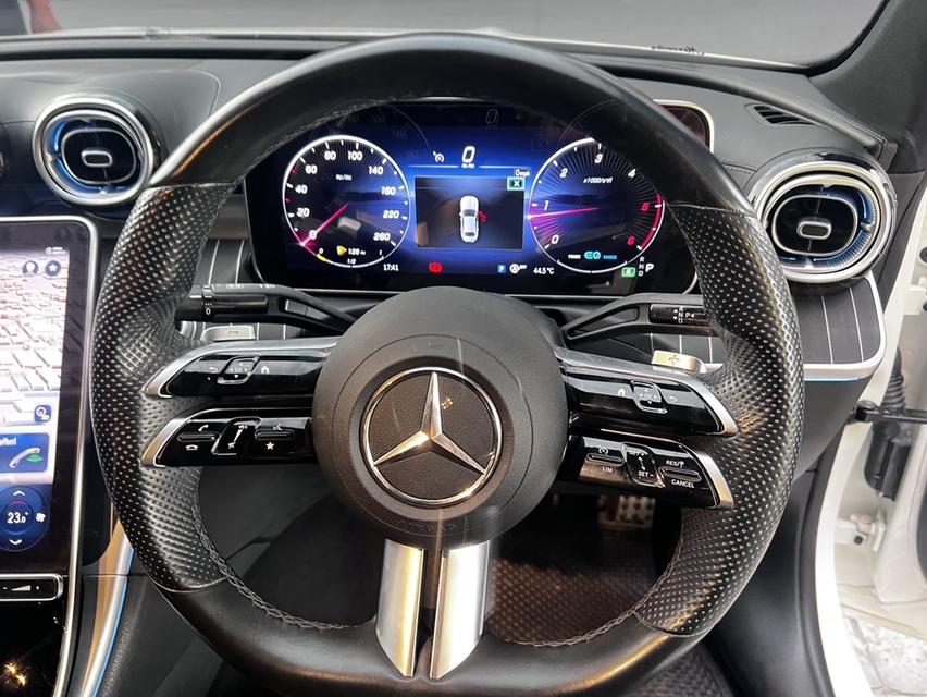 รหัสรถ KPV6703 2023 Benz C220d AMG หลังคาแก้ว 10