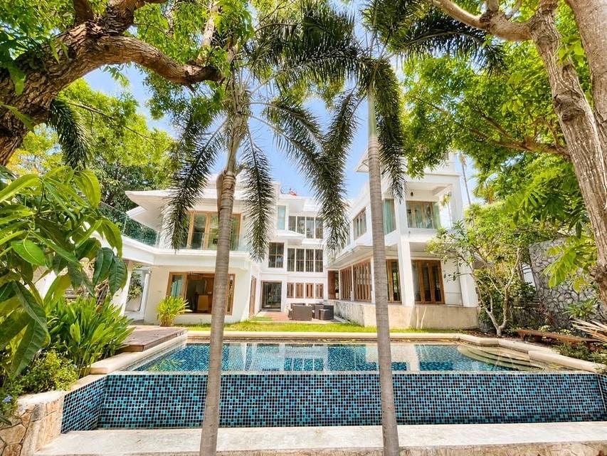 For Sale / Rent — Ultra Luxury Private Beachfront Villa, Wongamat North PattayaA rare private beachfront residence Wongamat Beach, 1