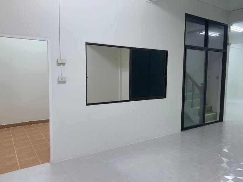 ขาย :ทาวน์เฮาส์ 2 ชั้น , เนื้อที่ 35 ตรว. หมู่บ้านพิพรพงษ์ 2 ถนนวิภาวดีรังสิต 84  13