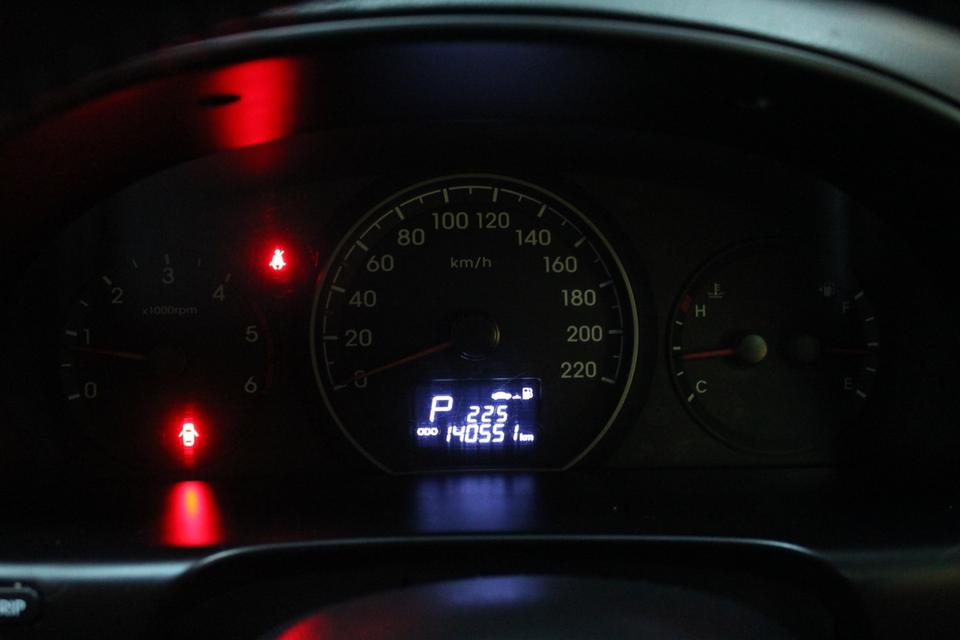 รหัสรถ JRS3185 🚐✨ HYUNDAI H-1 ปี 2017 สีดำสุดหรู สภาพพร้อมใช้ 12