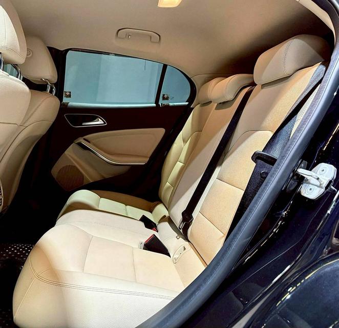 Mercedes-Benz GLA200 (W156) ปี 2017 9