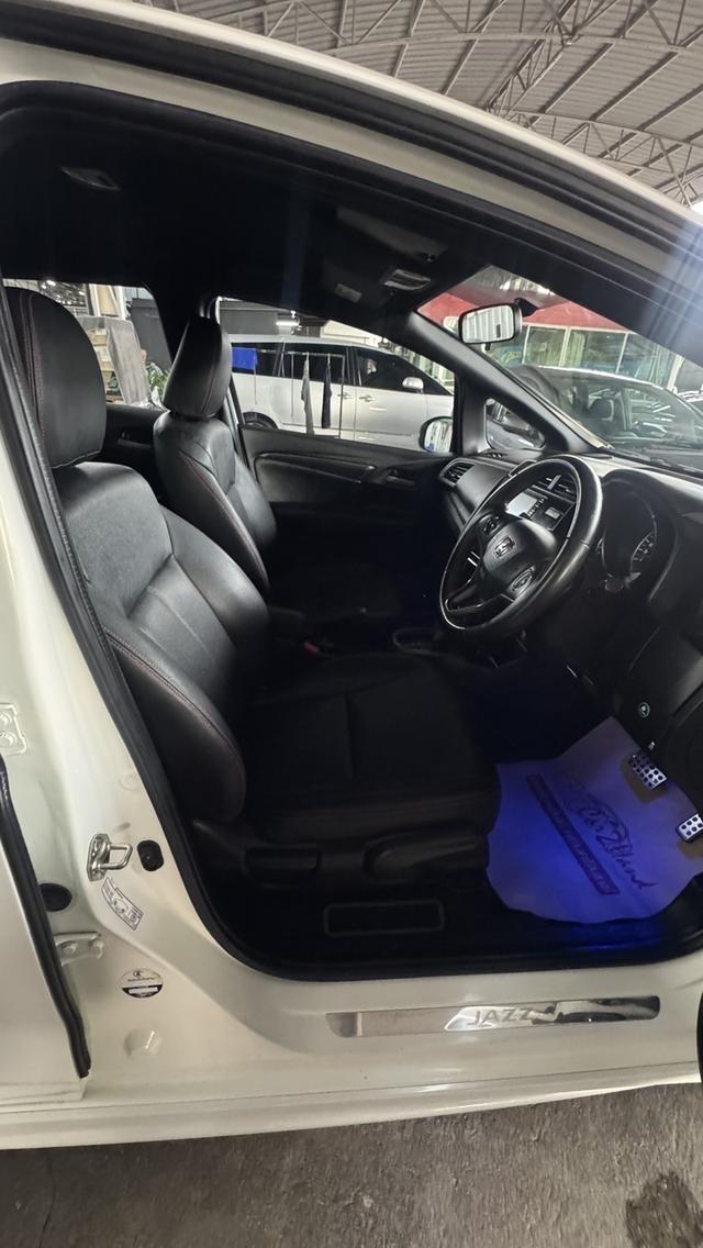 Honda Jazz GK 1.5RS 2017 แต่งพร้อม รูปที่ 10