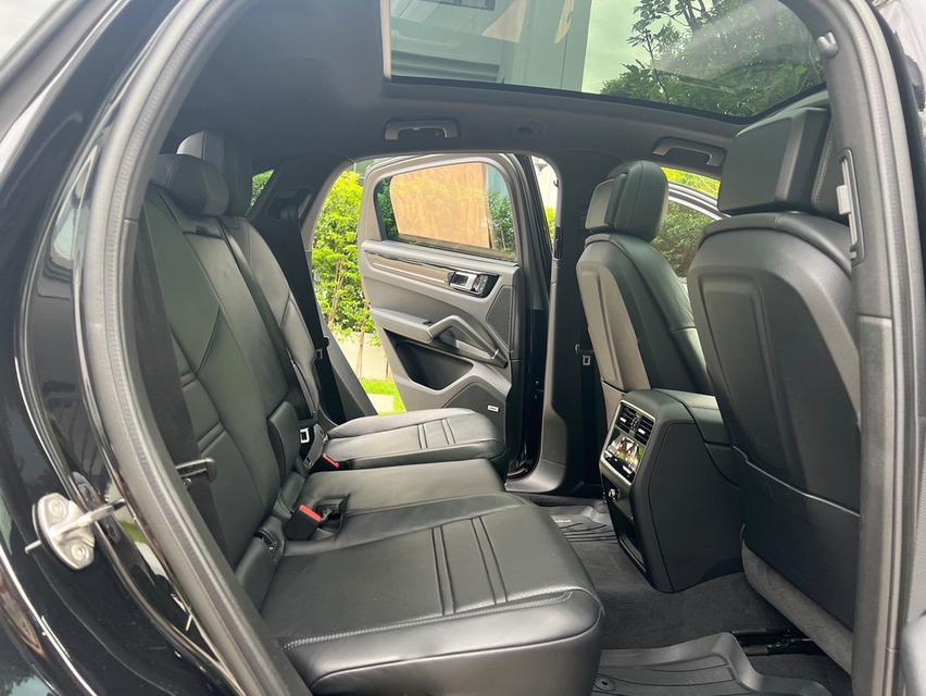 Porsche Cayenne E-Hybrid Coupe 2022Mileage 59,000 Km. 10