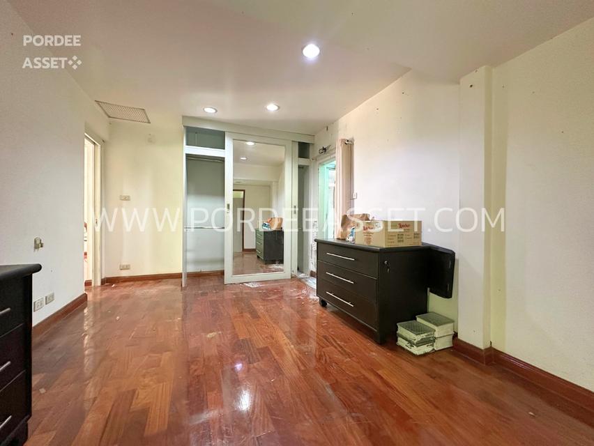 บ้านชั้นเดียว 64 ตร.ว. รัชดานิเวศน์ ประชาราษฎร์บำเพ็ญ24 ใกล้รถไฟฟ้า MRT ห้วยขวาง สุทธิสาร เข้าออกได้หลายทาง รัชดาภิเษก ลาดพร้าว เหม่งจ๋าย เลียบด่วนเอก 13