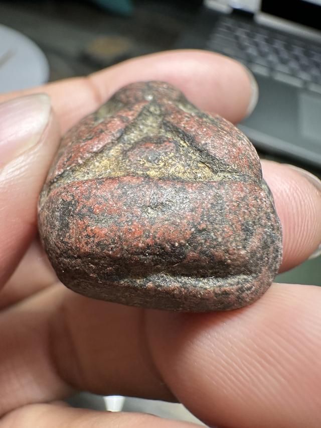 พระปิดตา ไม่ทราบที่ และวัด เนื้อออกแดง