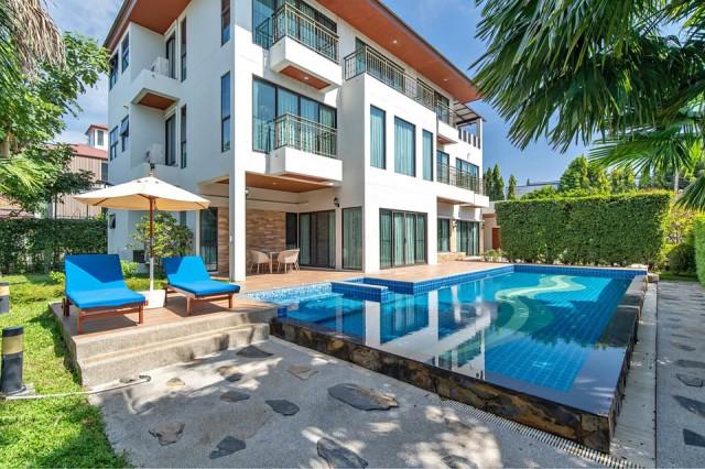 Pool Villa ให้เช่าคฤหาสน์หรู 3 ชั้น 6นอน พระราม9 Motorway ใกล้ม.นานาชาติแสตมฟอร์ด 240 ม. 6 น้ำ เฟอร์ เครื่องใช้ไฟฟ้าครบ 1