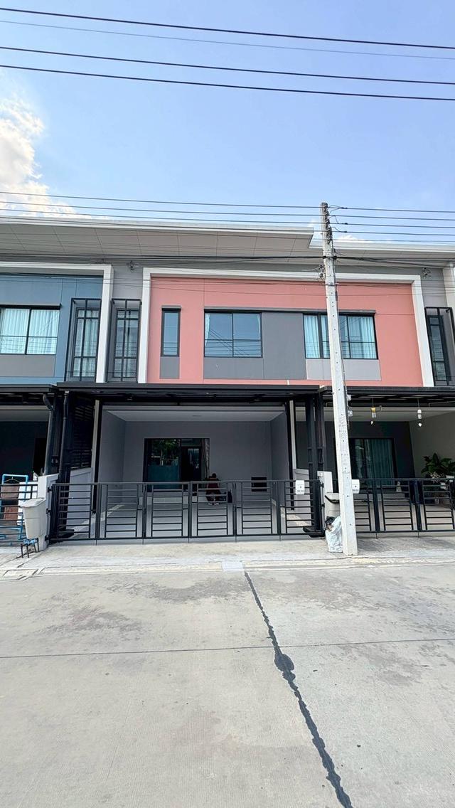 บ้านทาวน์โฮมพร้อมอยู่ สภาพมือ 1 บ้านใหม่กริ๊บ เจ้าของขายเอง มีฝ่ายสินเชื่อธนาคารให้คำปรึกษาฟรี 1