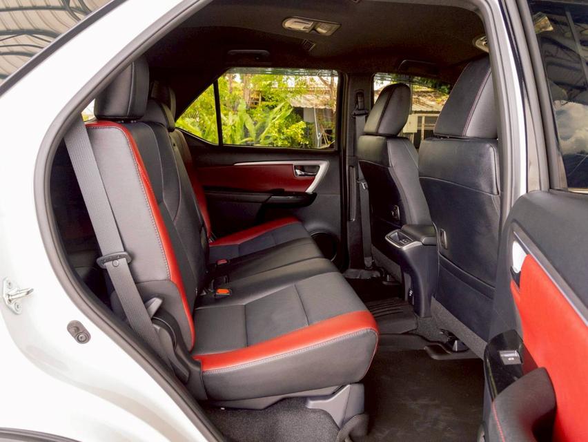 TOYOTA FORTUNER 2.4 LEGENDER 4WD ปี 2025 17