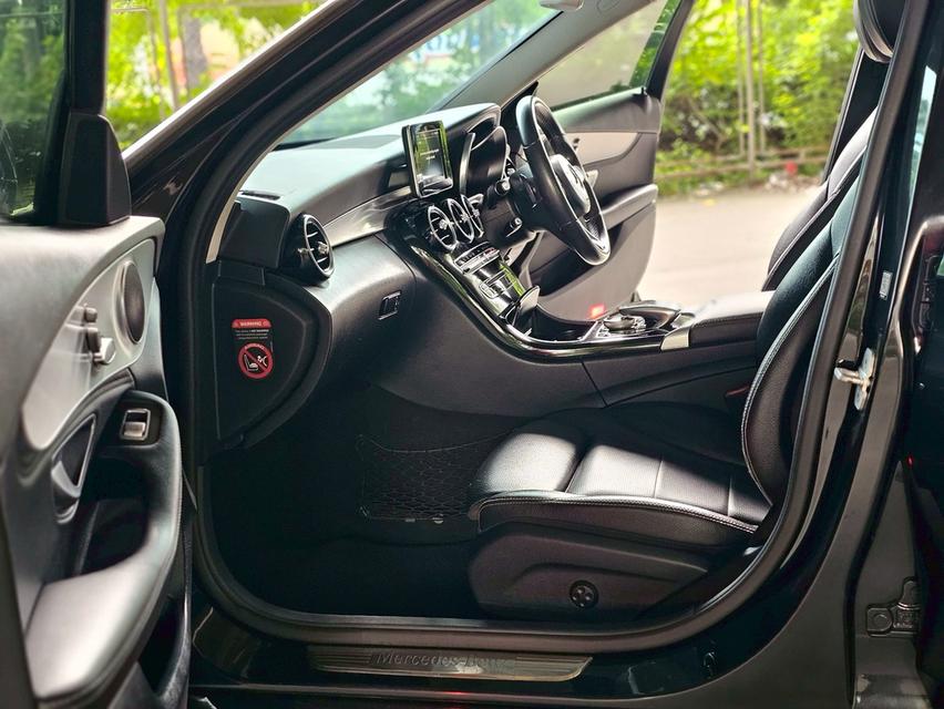 Benz C200 W205 Year 2015 10