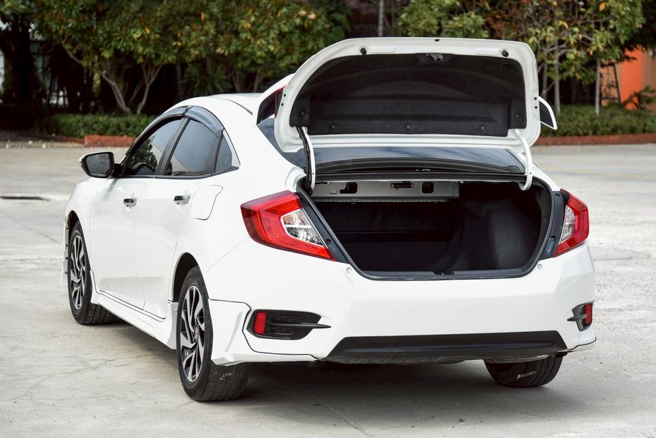 รหัสรถ CBL8990 HONDA CIVIC FC 1.8 EL AT 2017