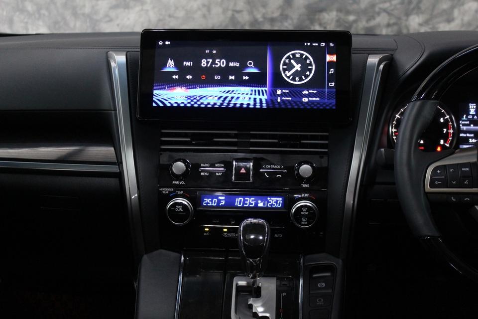 รหัสรถ JRS8573 TOYOTA Alphard 2.5 SC น้ำมันล้วน กับชุดแต่ง Lexus LM 300 ปี 2016 12