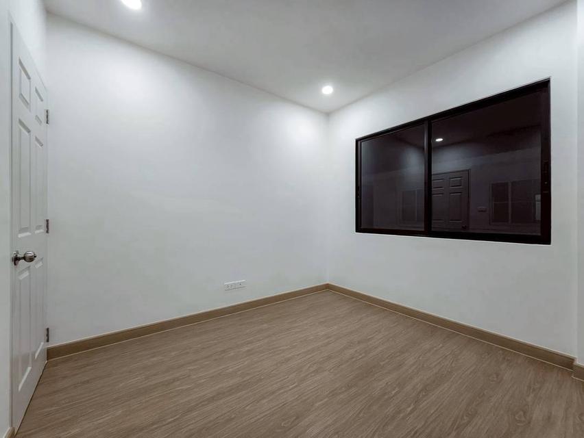 หมู่บ้านมัณฑนาปิ่นเกล้า-พระราม5บ้านเดี่ยว 2 ชั้น ตกแต่งใหม่พร้อมอยู่ โครงการทำเลทองติดถนนใหญ่ 16