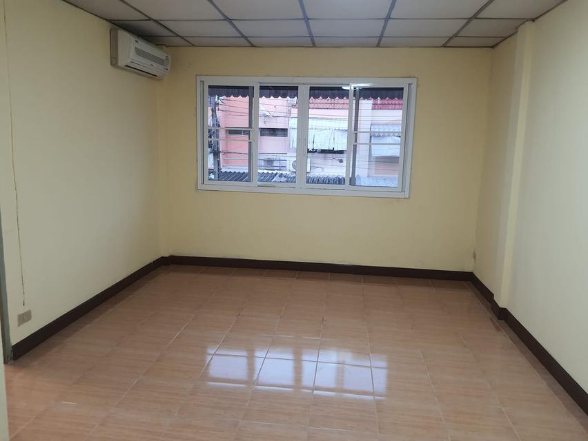 ให้เช่าทาวน์เฮ้าล์หมู่บ้านร่มรื่นวิลล์ 2 มี 2 ห้องนอน 2 ห้องน้ำ 8,000 บาท/เดือน 13