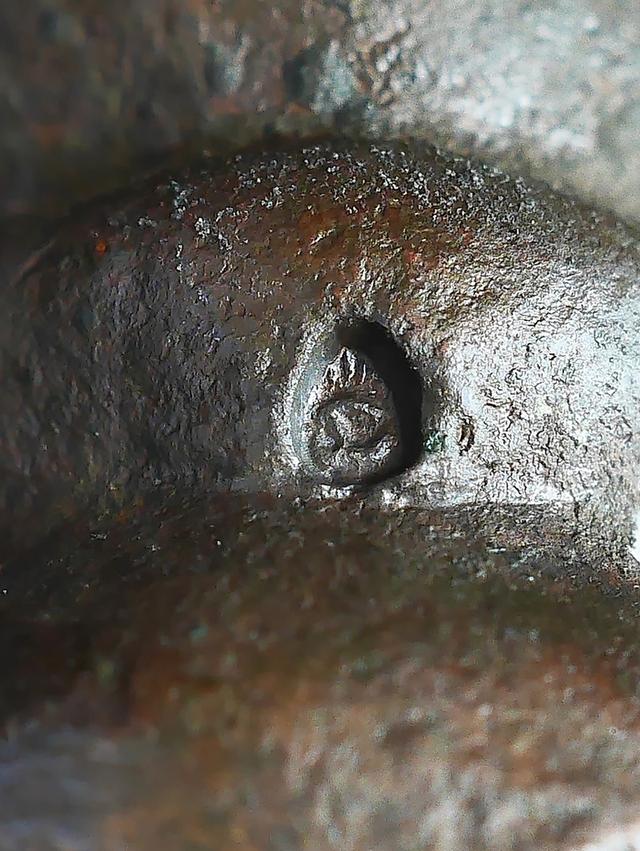 พระกริ่งชินบัญชร หลวงปู่ทิม วัดละหารไร่ ตอกโค๊ต นะ และหมายเลข ๘๓๖...เก่า เดิมๆ 7