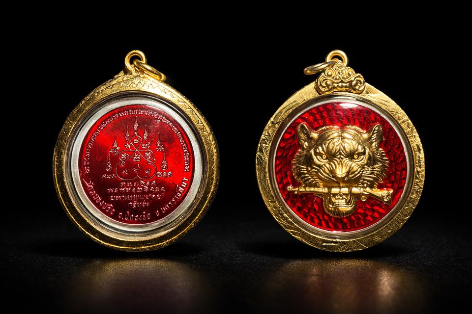 เหรียญมหาเทพพยัฆคฆ์ เสือคาบปืน เนื้อเงิน เลข 1 รูปที่ 2