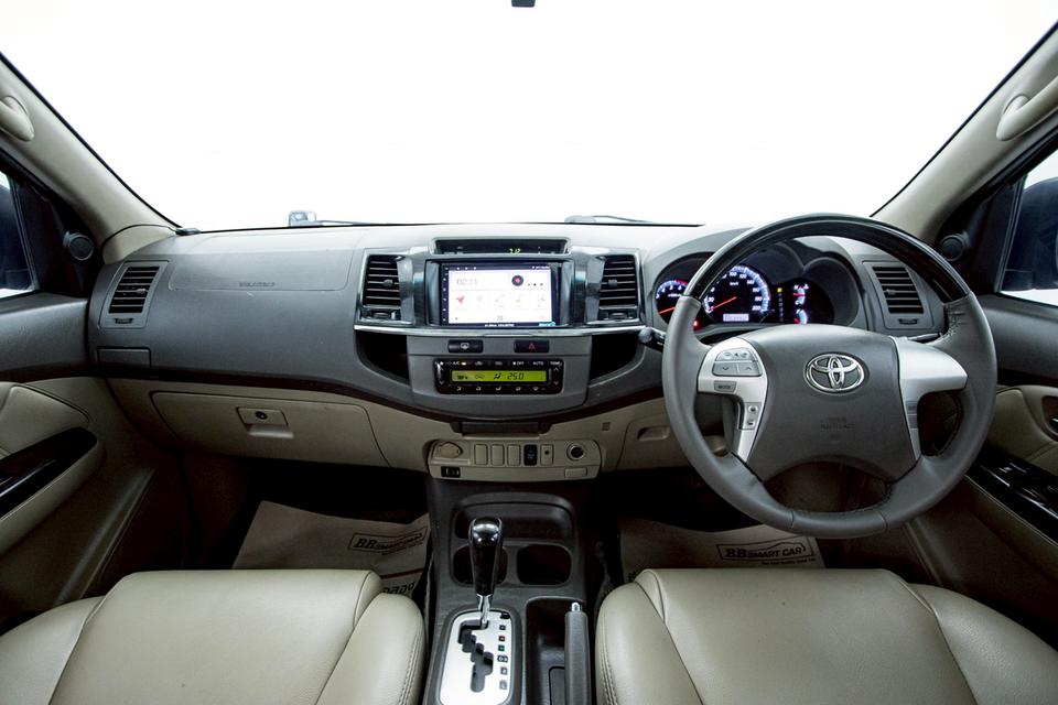 TOYOTA FORTUNER 2.7 V 2WD 2012 4