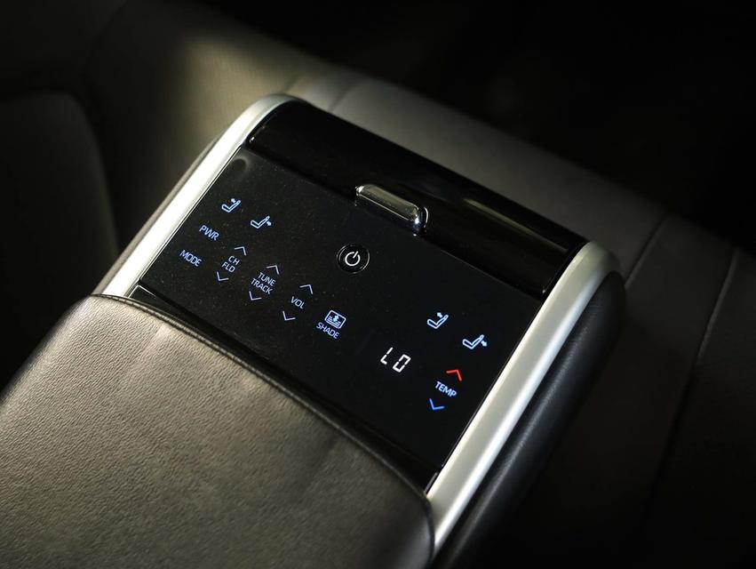 2022 Toyota CAMRY 2.5 (ปี 18-24) HEV Premium Luxury Sedan AT รูปย่อยที่ 2
