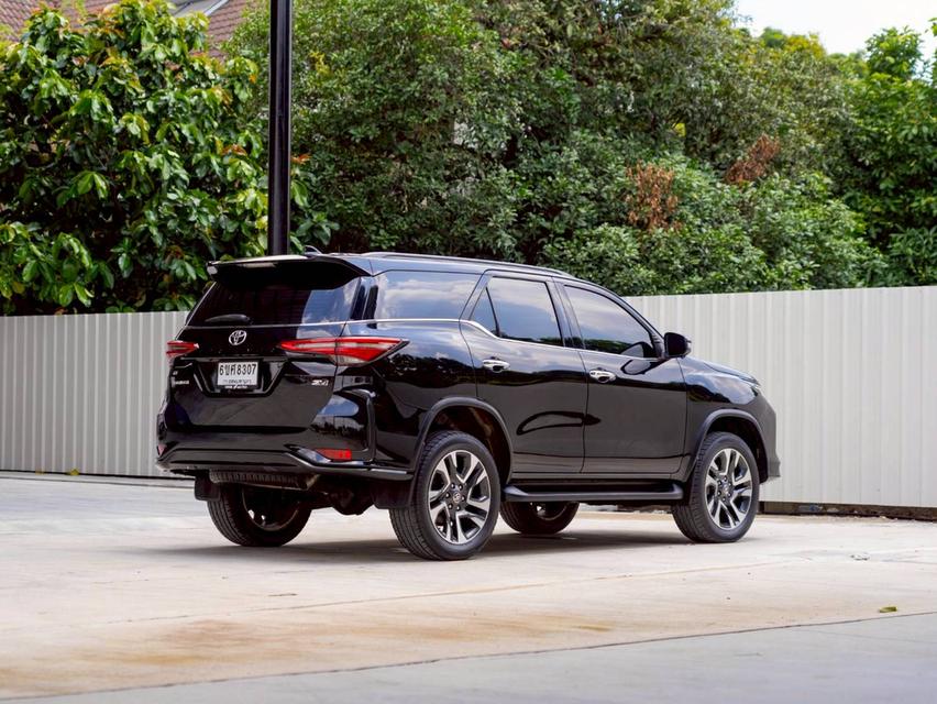 Toyota Fortuner 2.8 Legender 4WD ปีจด 2021