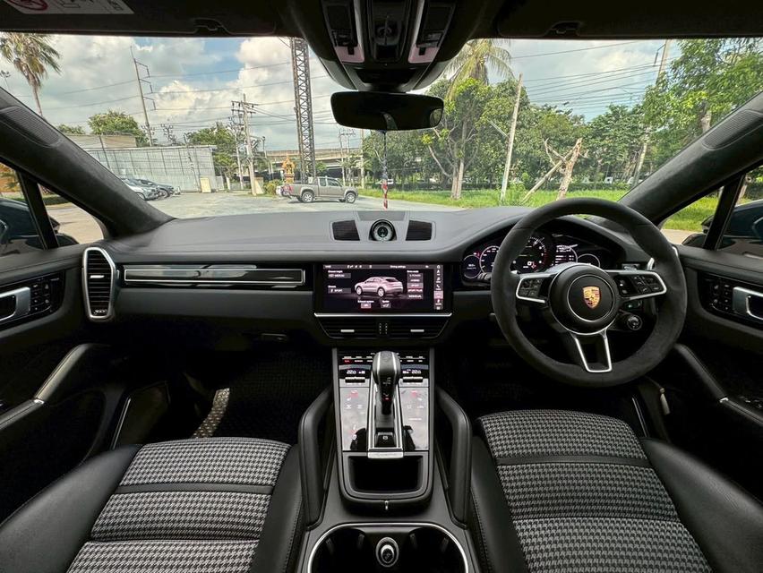Cayenne e-hybrid Lightweight Coupe 5