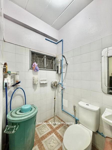 LM25-0154 ขายทาวน์เฮ้าส์ 2 ชั้น เต็มรัก วัดลาดปลาดุก หลังริมใน มีพื้นที่ข้าง พื้นที่ 25 ตรว 3 นอน 2 น้ำ ใกล้เซ็นทรัล เวส 8