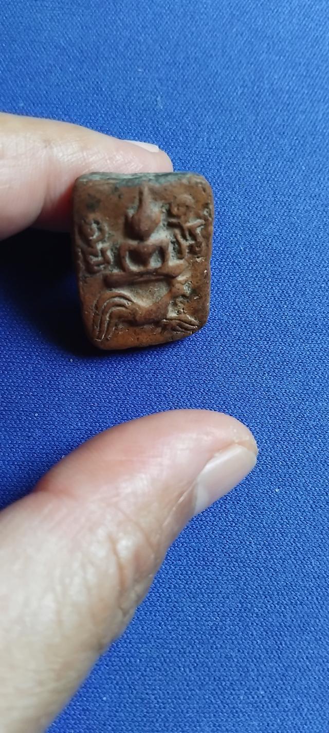 พระบ้านเก็บเก่า พระไก่เก่าหางเส้นๆ