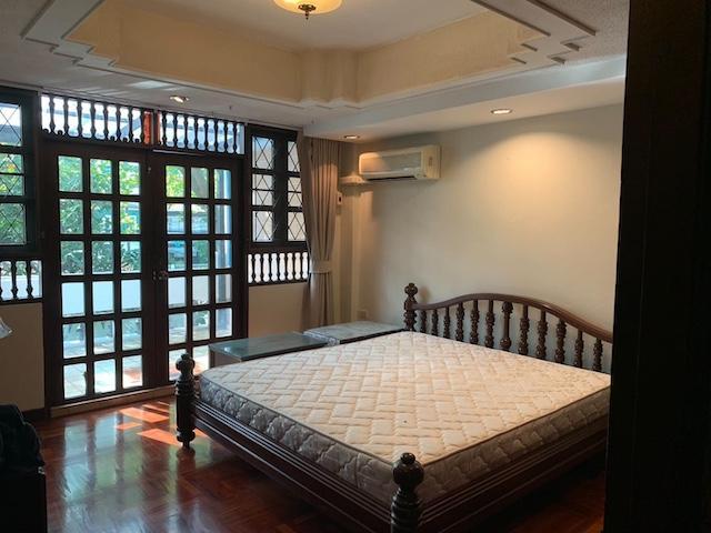 ให้เช่าทาวน์โฮม 2 คูหา 4 ชั้น 48 ตรว. ถ.สาทร 3 ซ.พระพินิจ ตกแต่งใหม่ ใกล้ตลาดสวนพลู 6
