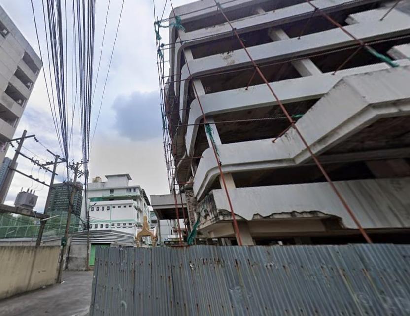 ที่ดิน ขายที่ดินพร้อมตึก 6 ชั้น (ขายตามสภาพ) 104 ตร.ว. ซอยทองหล่อ 25 ใกล้ รพ.คามิลเลียน 4