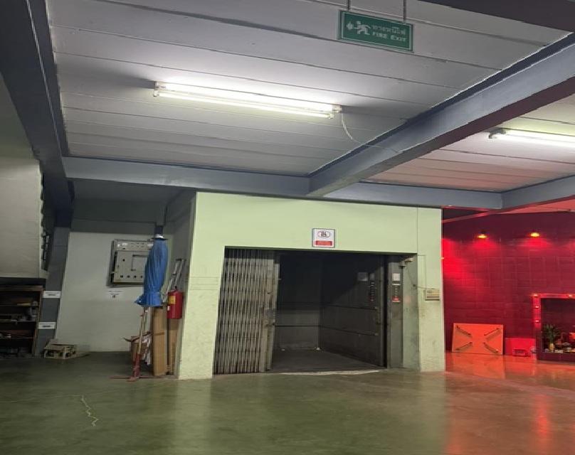 ให้เช่าโกดังพร้อมสำนักงาน / อาคาร 4 ชั้นครึ่ง / โกดังขนาดใหญ่ พื้นที่ใช้สอยกว่า 4600 ตารางเมตร / ทำเล พระราม 2 / พระราม 2 ซอย 51 ทำเลดีมาก ตรงข้าม Cen 5