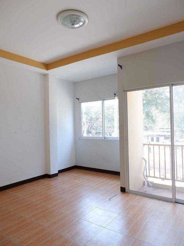 🏡✨ ทาวน์เฮ้าส์สองชั้น 2 ห้องนอน 2 ห้องน้ำ พื้นที่กว้าง โปร่งสบาย ใกล้สิ่งอำนวยความสะดวก เหมาะสำหรับครอบครัวอยู่อาศัยอย่างลงตัว 👨‍👩‍👧‍👦 2