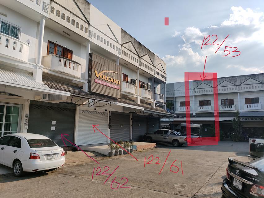ตึกแถว หนองเป็ด นิคมเทรด  ตรงข้ามประตูข้าง..Big C  เลขบ้าน 122/53 ต.บ้านกลาง จ.ลำพูน   (โฉนด 83142) 1