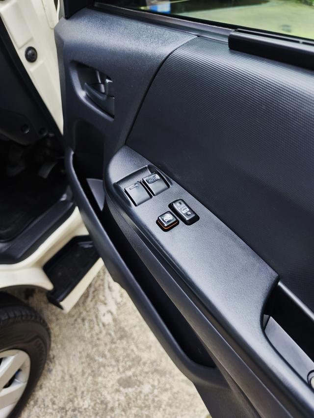 TOYOTA COMMUTER 3.0 2019 17